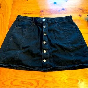AE Black Skirt